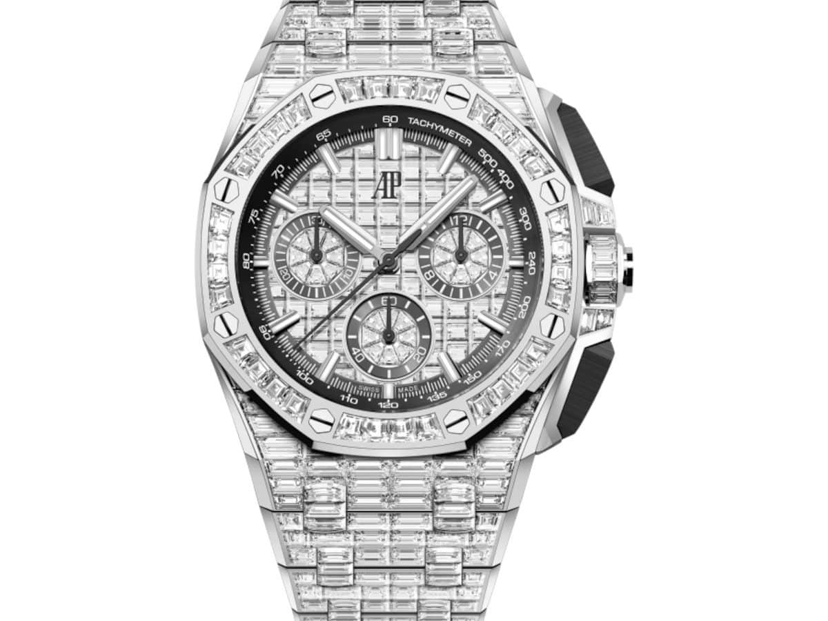 DV8 サグ・アンルーリー 15P ブランズウィック 新品 Audemars Piguet Royal Oak Offshore 26425 Black Dial, 18 Carat