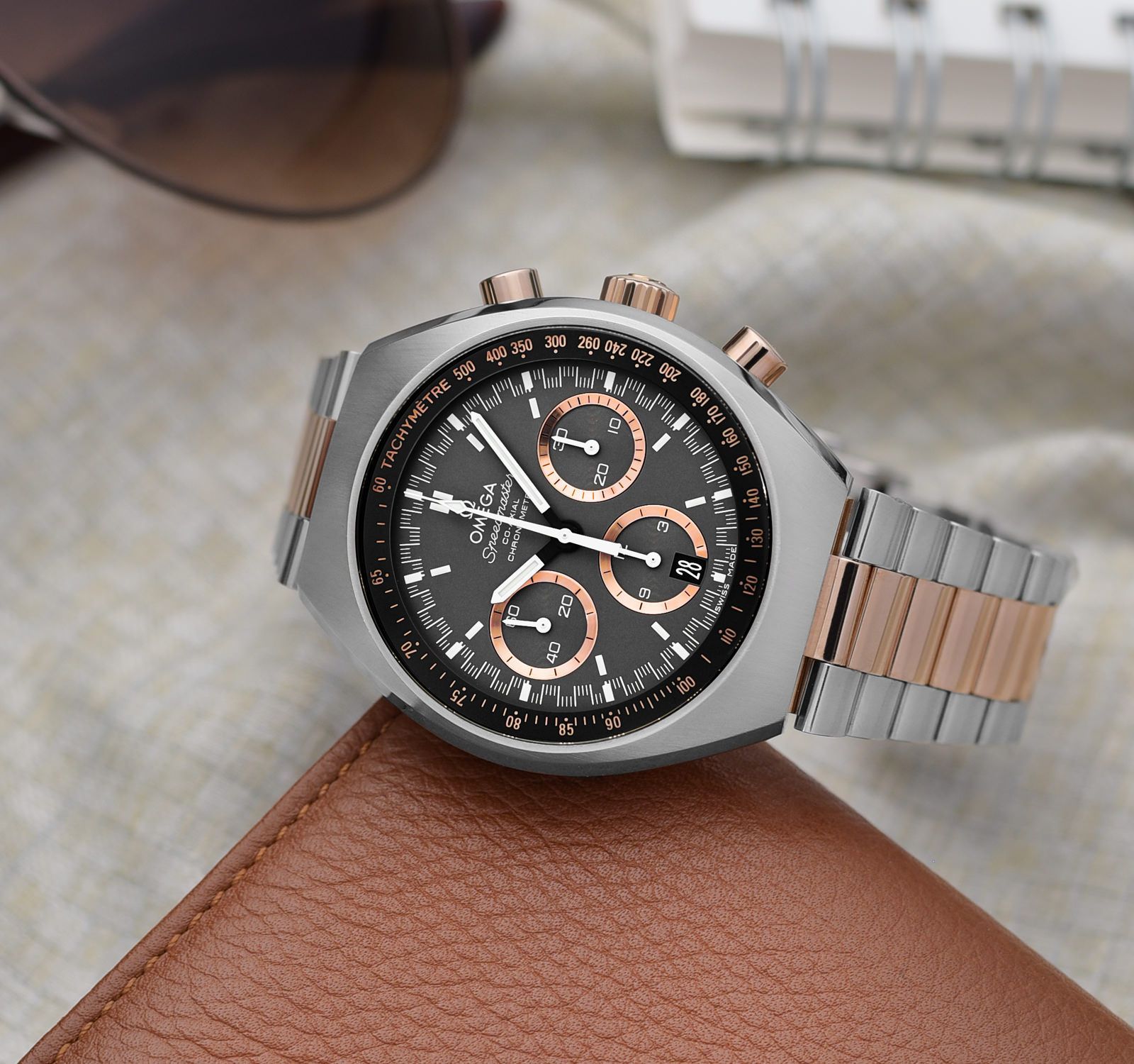 オメガ スピードマスター マーク2 セドナゴールド 327.20.43.50.01.001 OMEGA 腕時計 グレー文字盤 Omega Speedmaster Mark II 327.20 Grey Dial, Sedna Gold, 42.4 mm