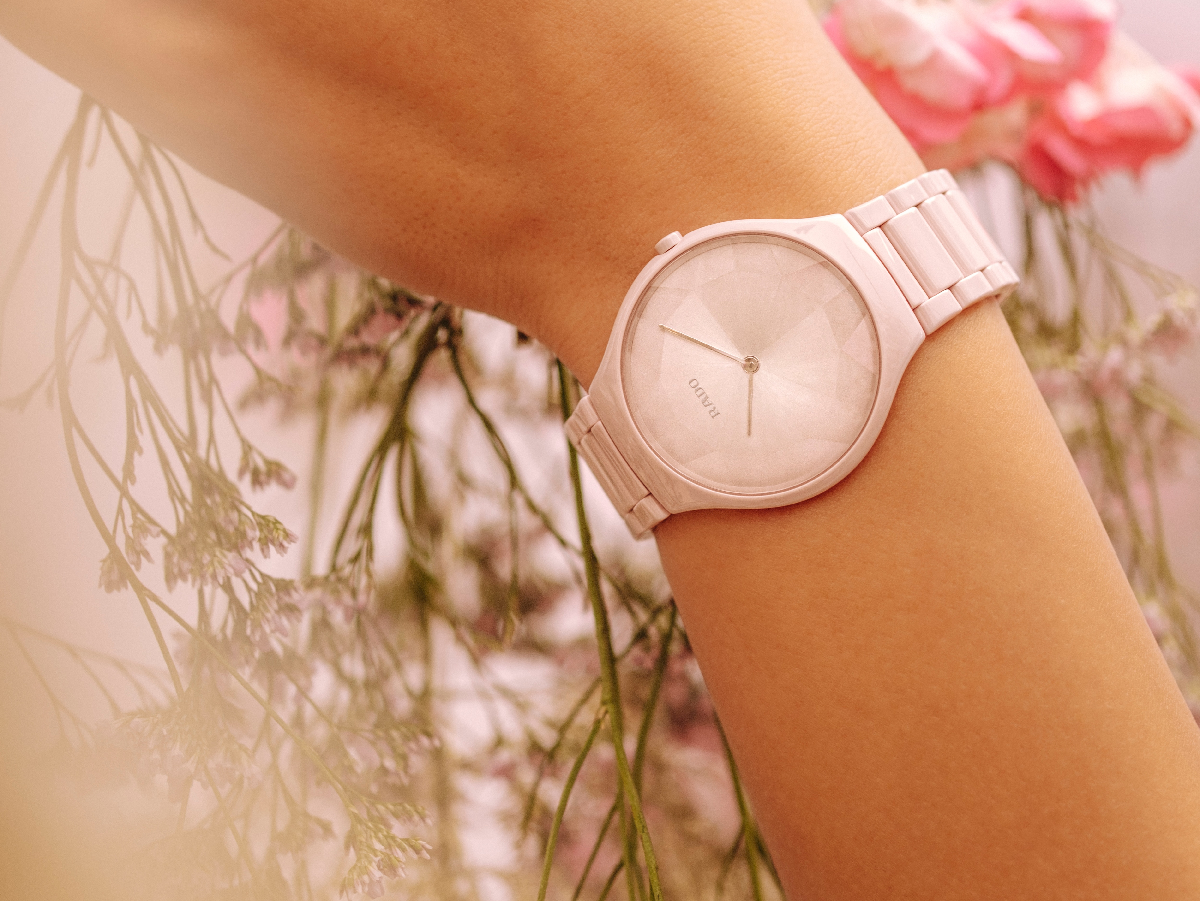 Rado TRUE Round 2712 Pink Dial, High-Tech Ceramic, Titanium