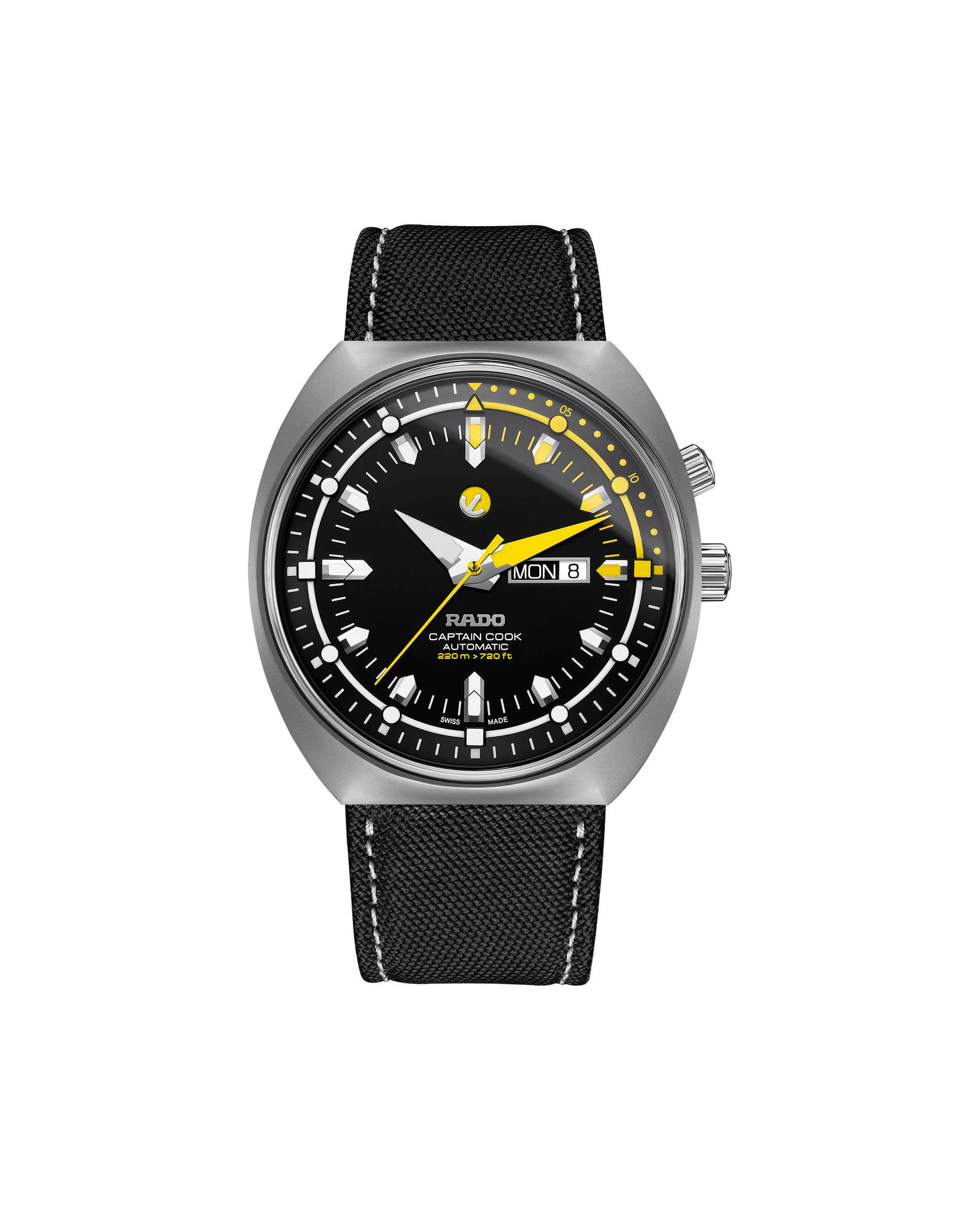 Rado Captain Cook R33030176 Black Dial, Hardened Titanium, Mkiii