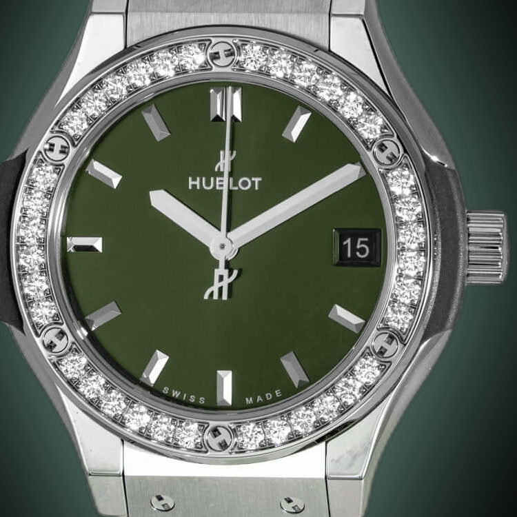Hublot Classic Fusion 581.NX.8970.RX.1104 Green Dial, Titanium